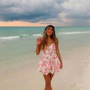 Sky to Moon dress. Purchased from Isabelle’s Cabinet. Size S could fit M!